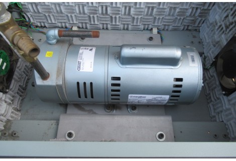 Rotary Vane Vacuum Pump GAST  1423-101Q-G626X. Used.